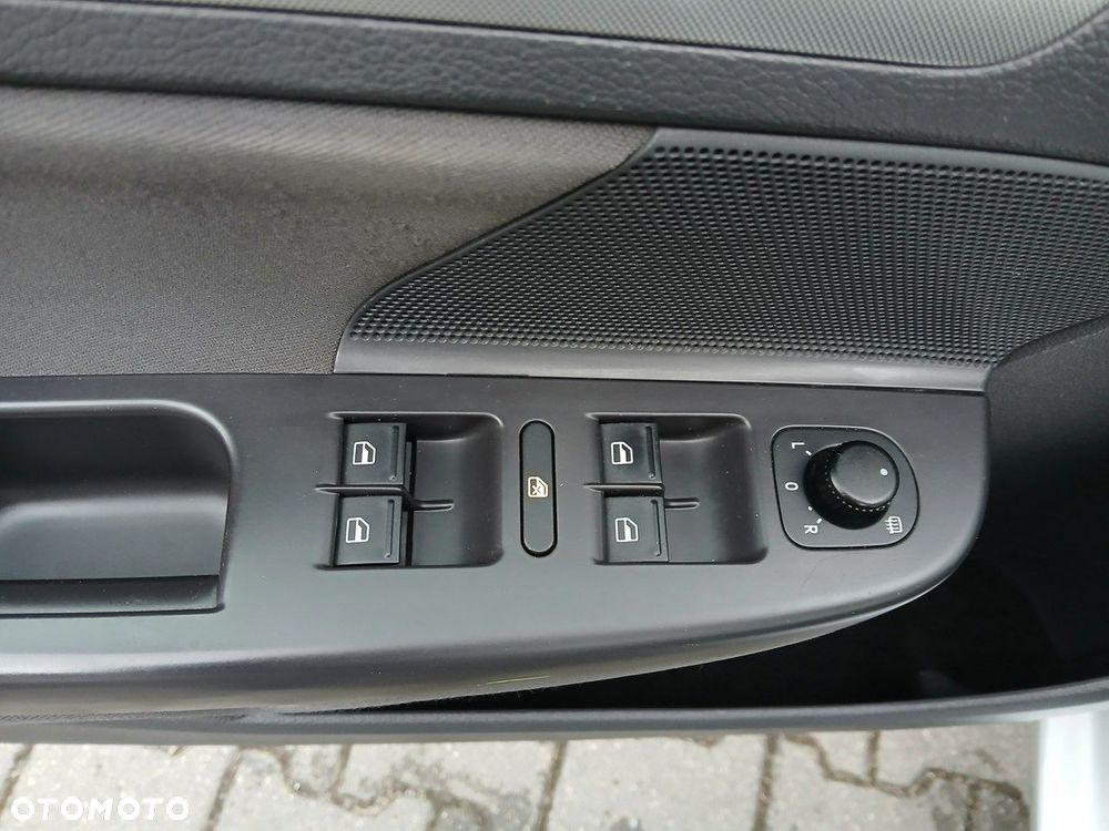Volkswagen Golf 2.0 TDI Highline - 13