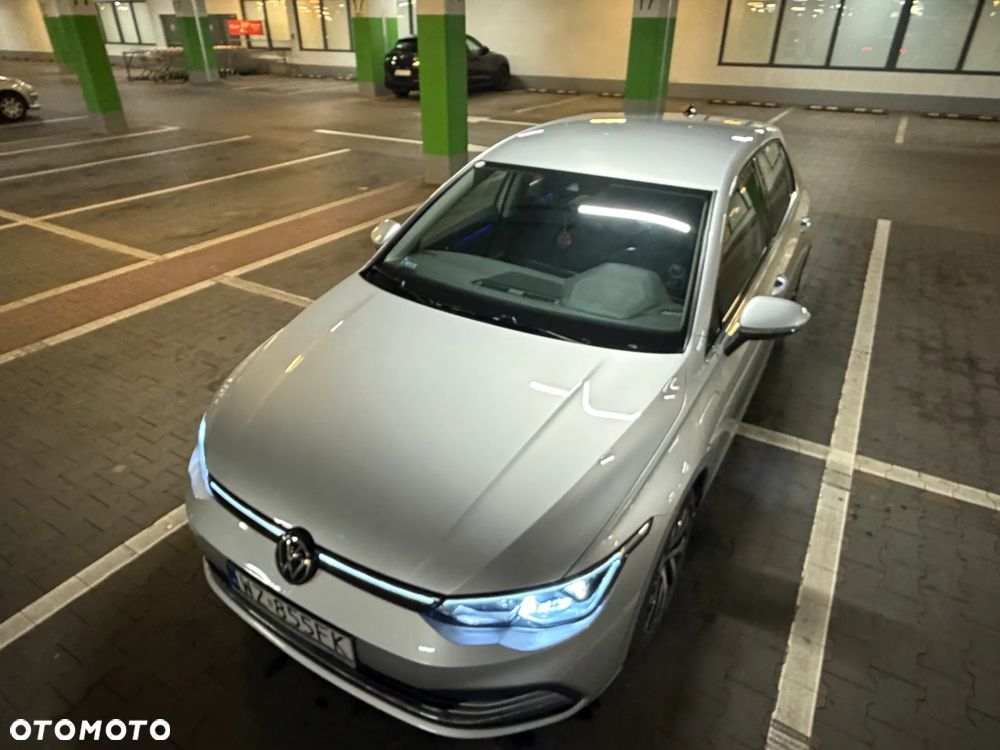 Volkswagen Golf - 6