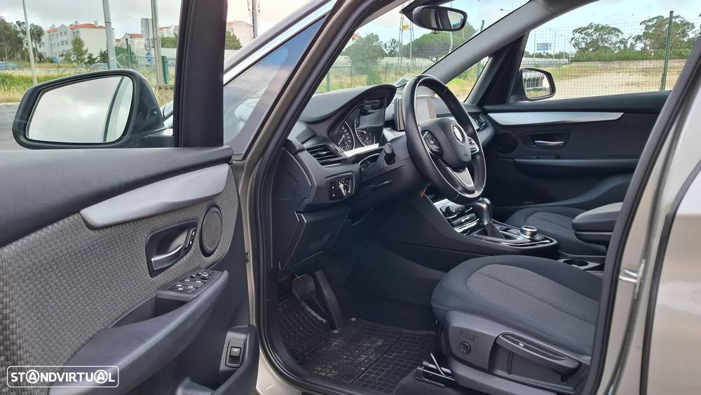 BMW 218 Active Tourer i Line Luxury Auto - 10