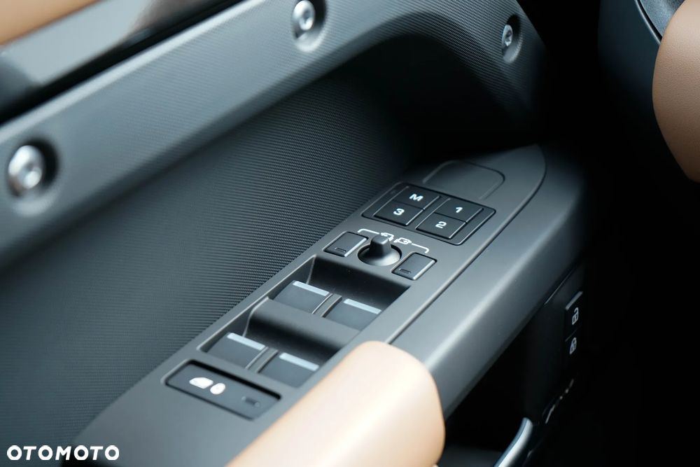 Land Rover Defender 3.0 D250 mHEV X-Dynamic SE - 26