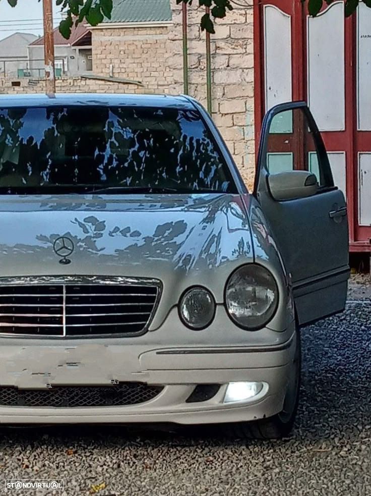Mercedes-Benz E 220 - 2