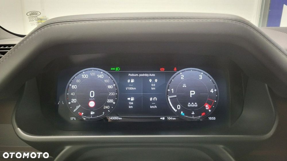 Land Rover Defender - 21