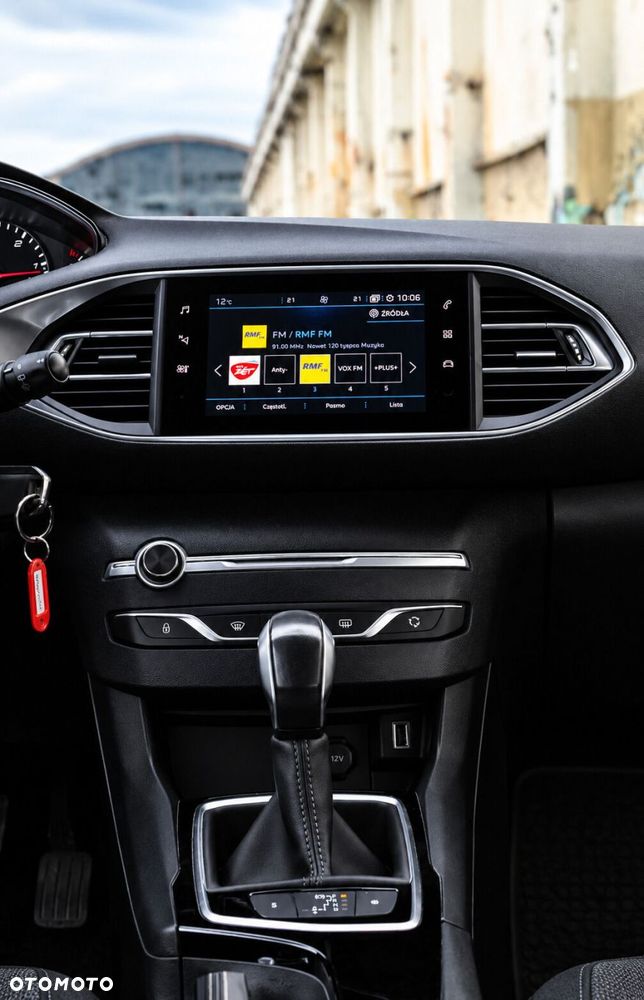 Peugeot 308 - 24