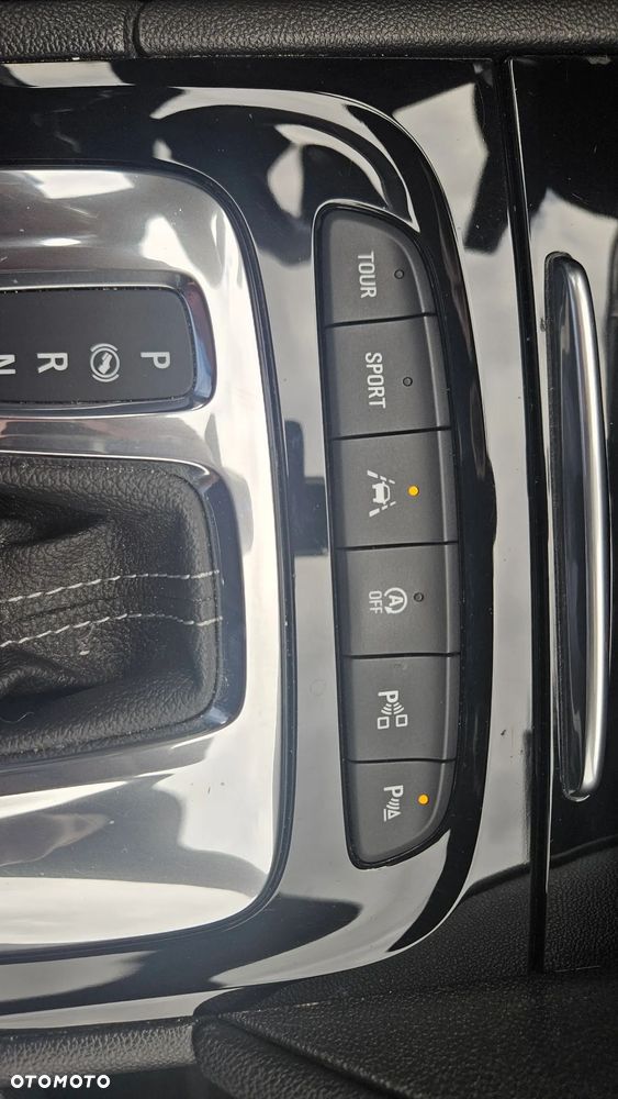 Opel Insignia CT 1.6 T Exclusive S&S - 30