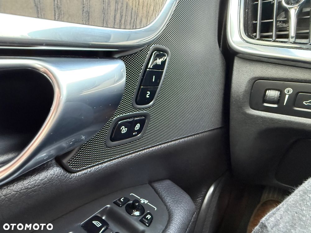 Volvo V90 T8 Recharge AWD Geartronic Inscription - 36