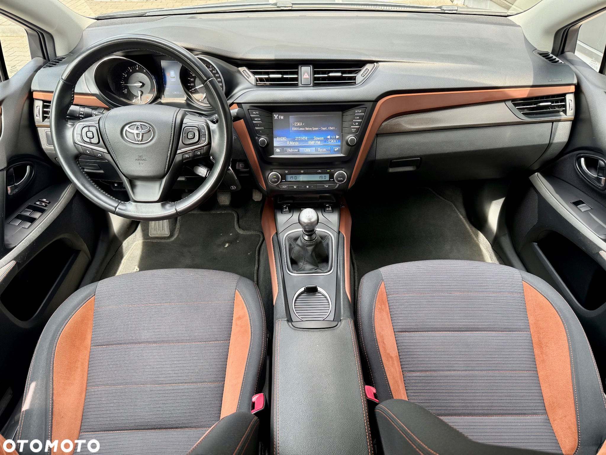 Toyota Avensis - 13