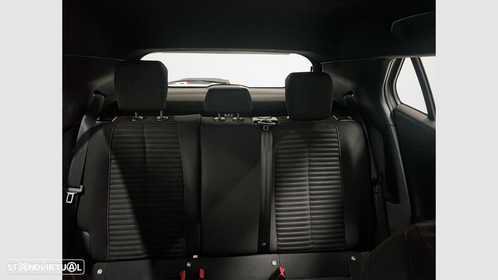 Peugeot 2008 1.2 PureTech Active Pack - 21