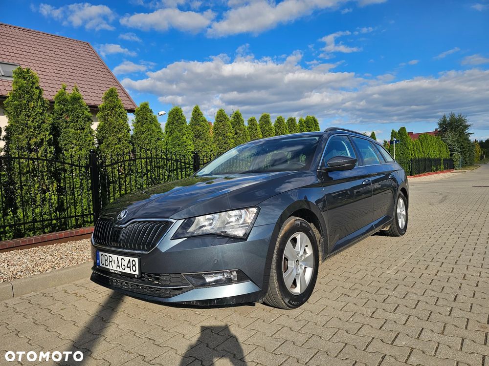 Skoda Superb 2.0 TDI Premium Edition - 4