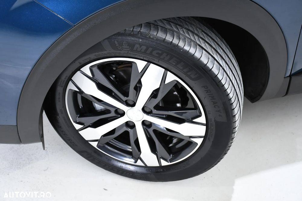 Peugeot 3008 1.2 PureTech Turbo S&S EAT8 Allure - 38
