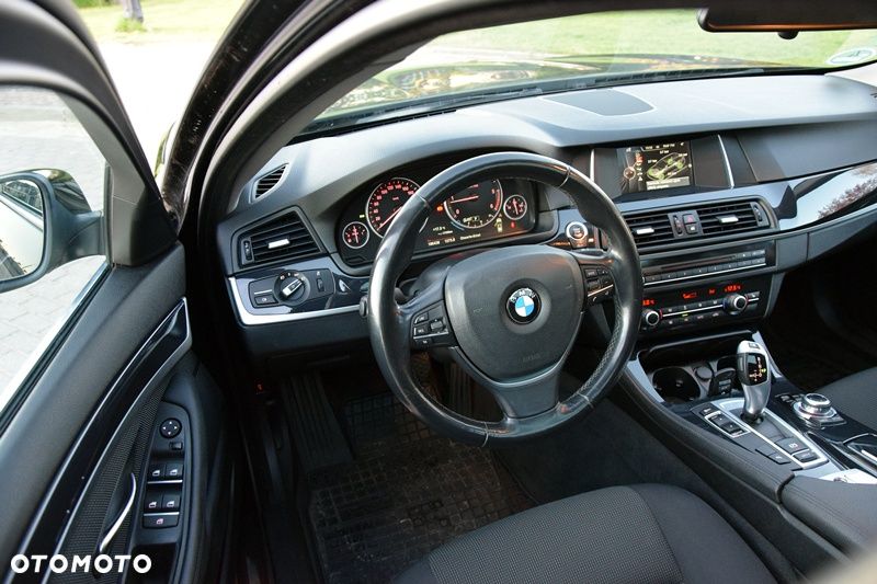 BMW Seria 5 520d Sport - 6