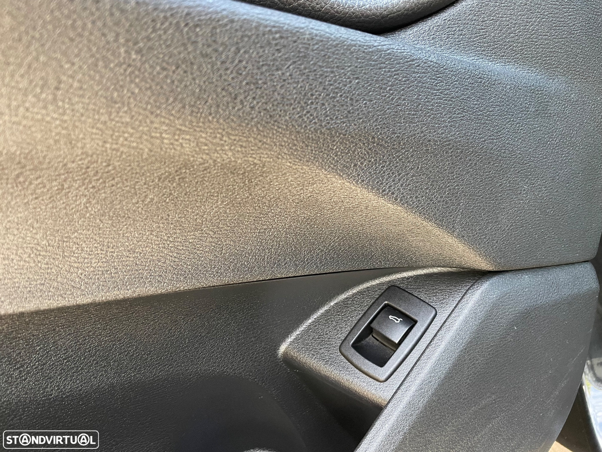 BMW X1 16 d sDrive Auto Line Sport - 22
