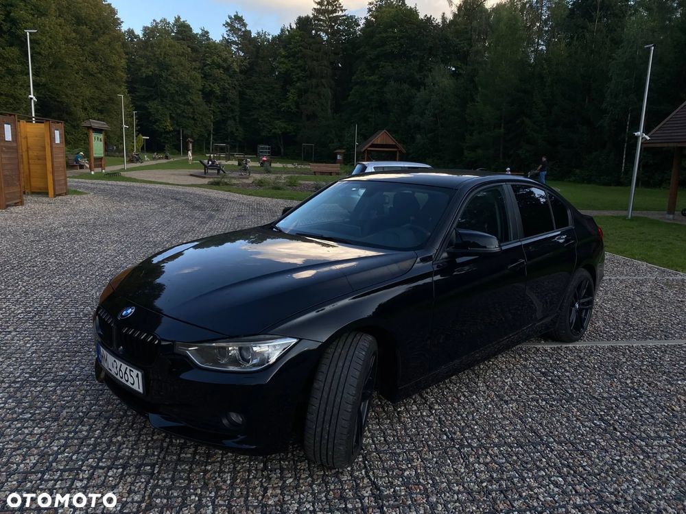 BMW Seria 3 318d - 12