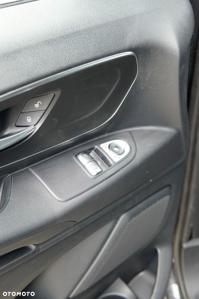 Mercedes-Benz VITO - 16