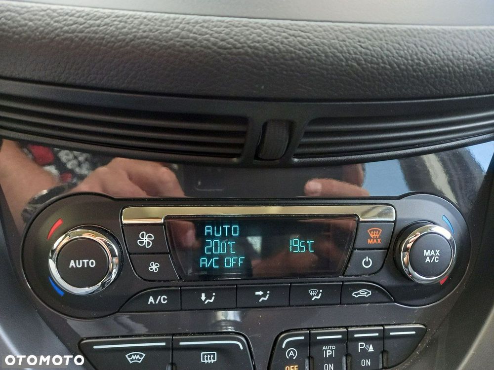 Ford Kuga - 32