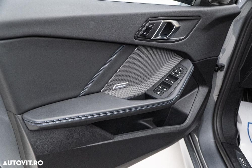 BMW Seria 1 120 AT MHEV - 31