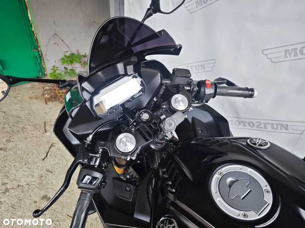 Yamaha YZF - 11