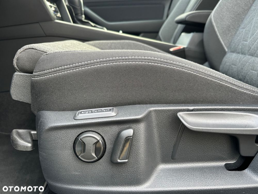 Volkswagen Passat - 31