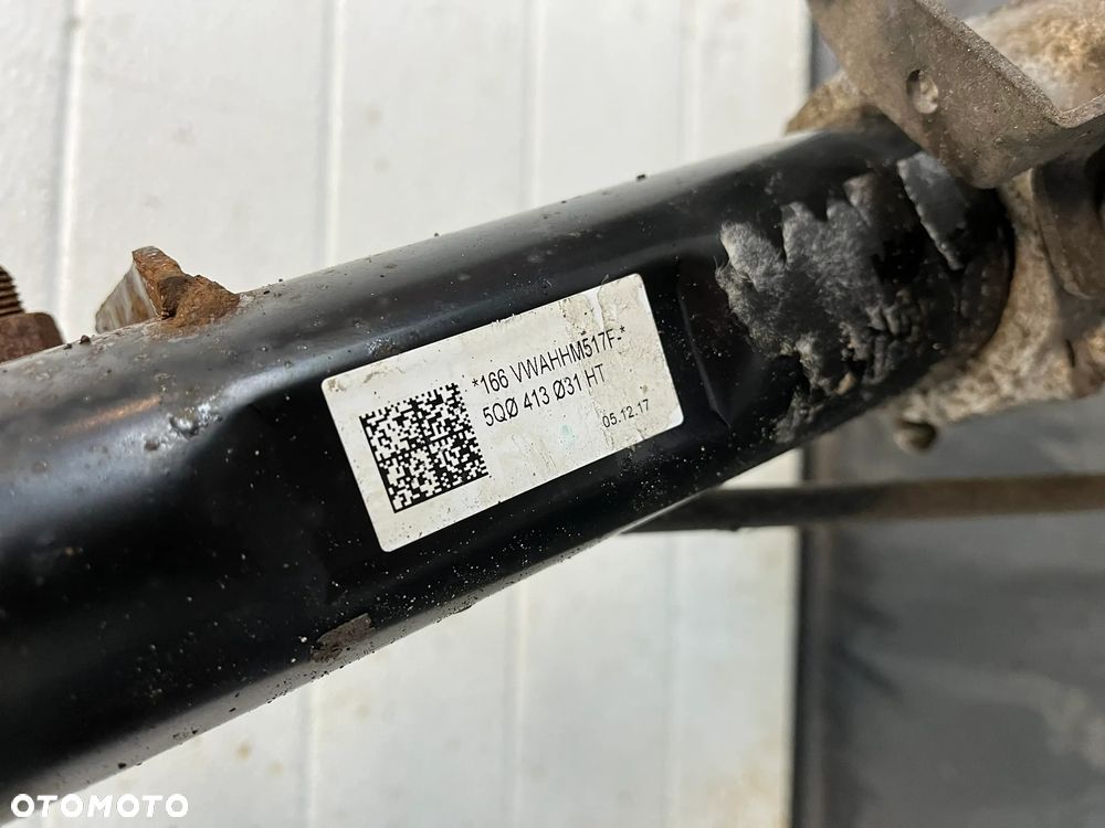 VW Zwrotnica amortyzator McPherson prawy przód 5Q0407258C 5Q0413031HT - 5
