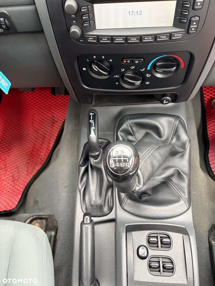 Jeep Cherokee - 19