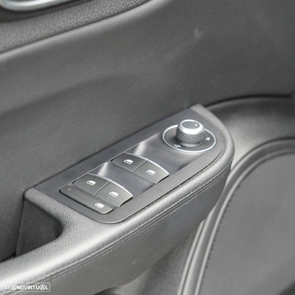 Alfa Romeo Giulia 2.2 D AT8 - 36