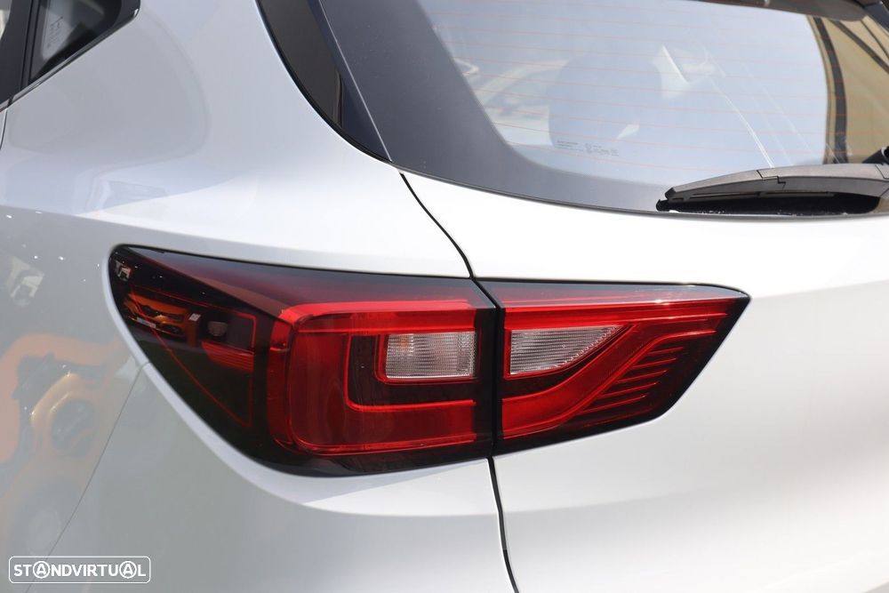 MG ZS EV Luxury - 11