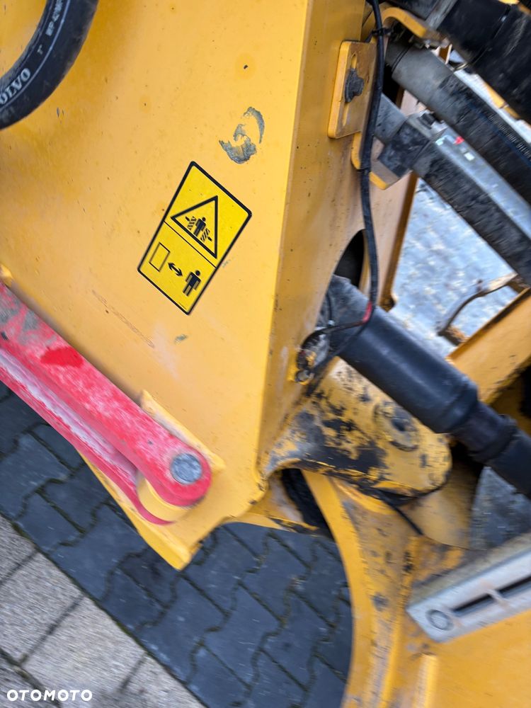 Volvo L150H rok 2011, 26ton, 4,2m3 opony 70%, bdb - 22