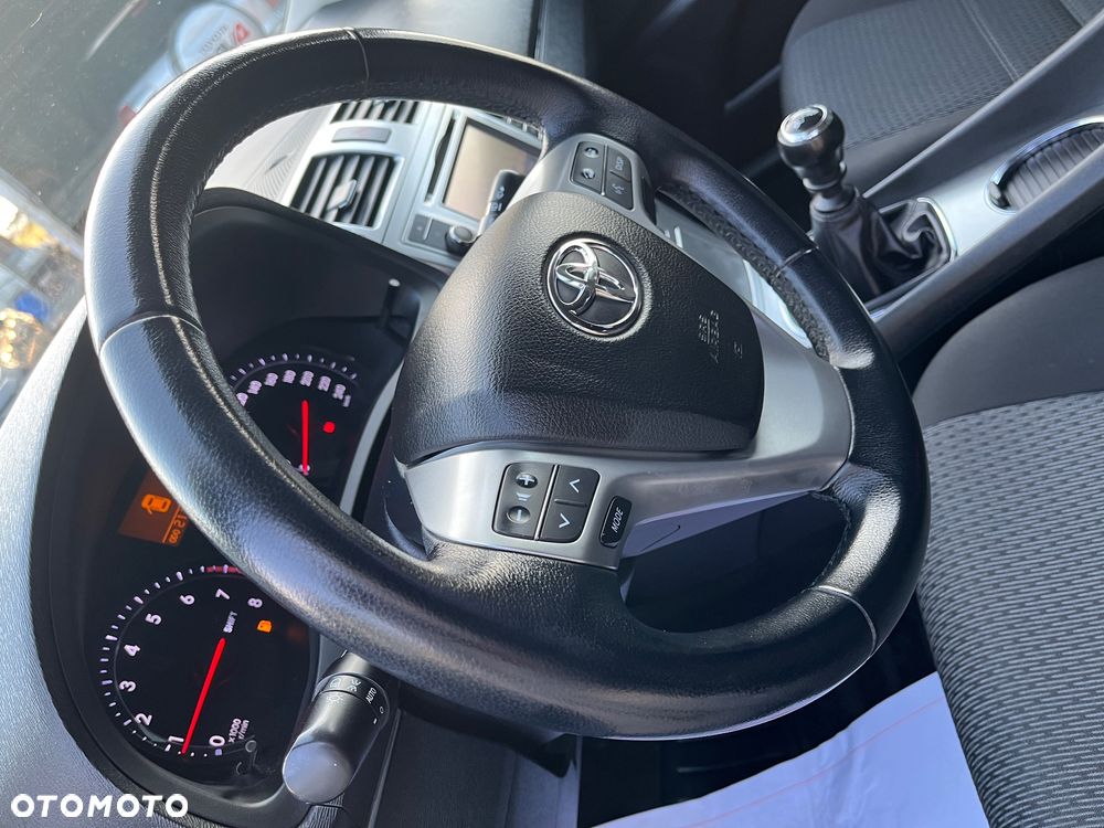 Toyota Avensis - 29