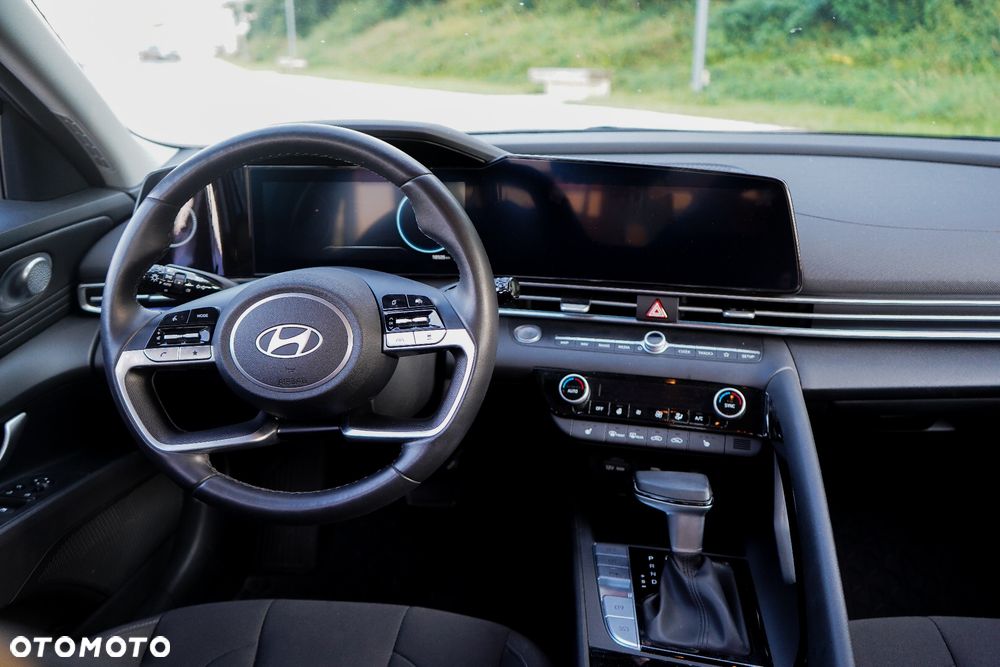 Hyundai Elantra 1.6 Smart CVT - 21