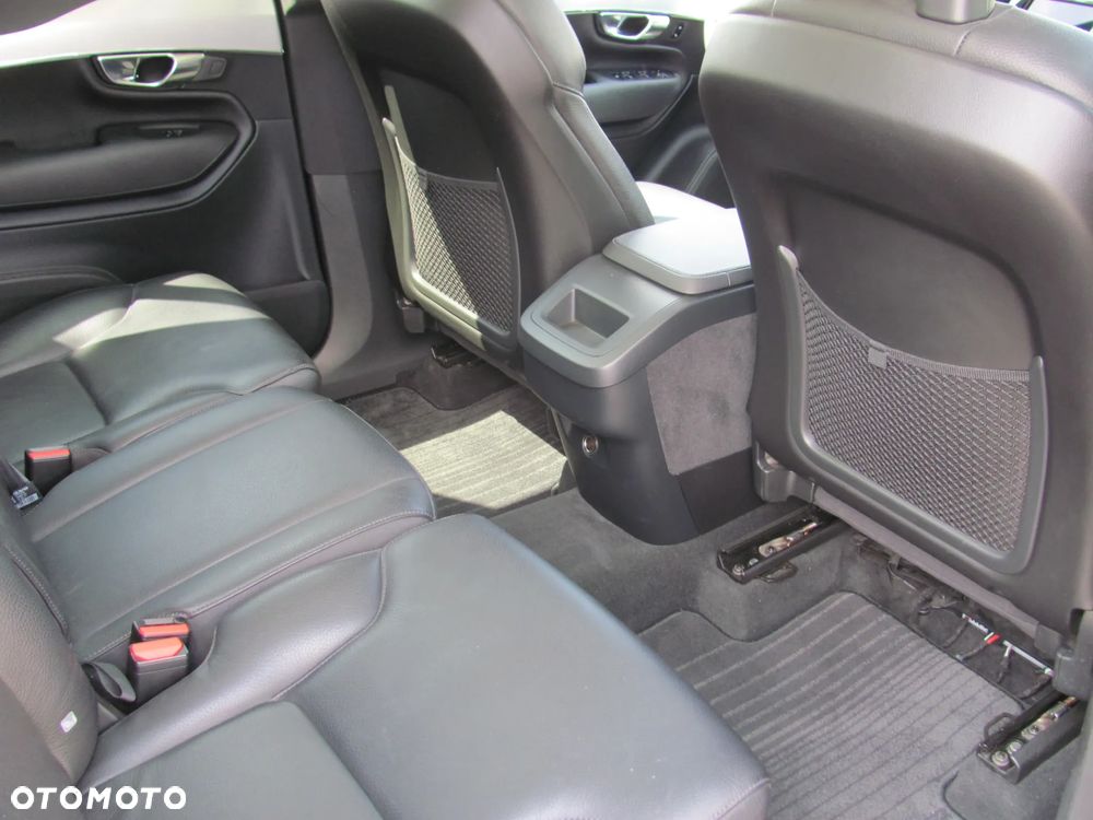 Volvo XC 90 D4 FWD Momentum - 17