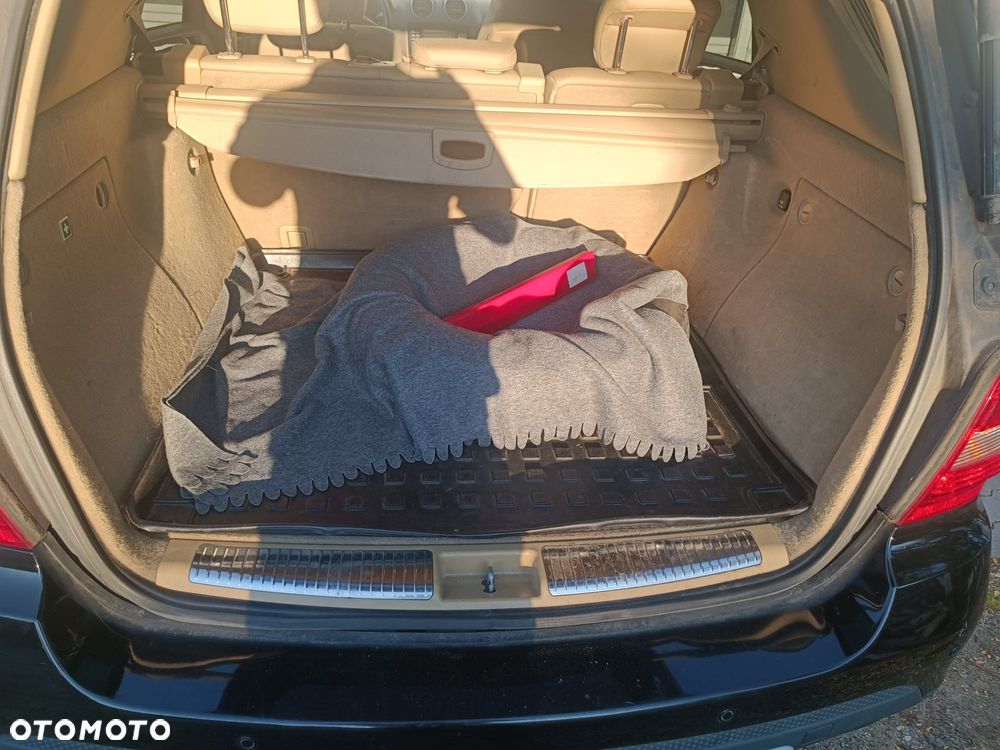 Mercedes-Benz ML 350 4-Matic - 11