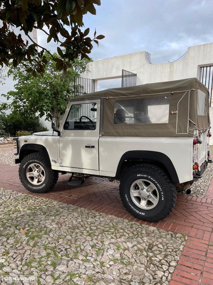 Land Rover Defender 90 2.5 Td5 Soft Top - 4