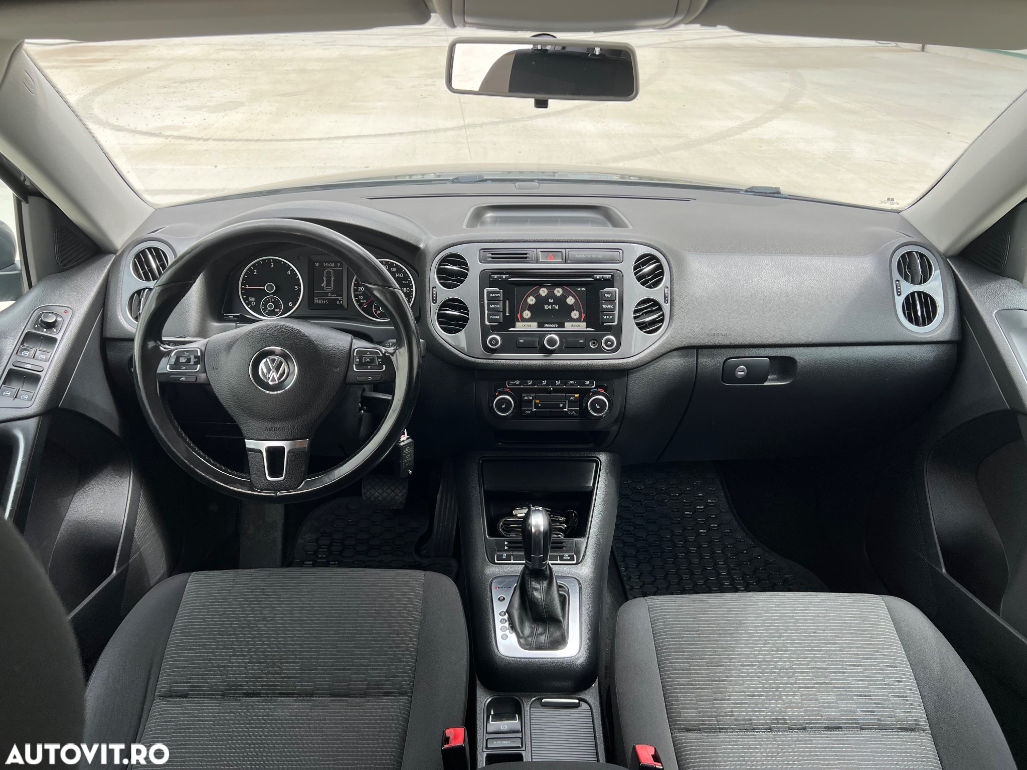 Volkswagen Tiguan 2.0 TDI 4Motion DSG Sport & Style - 17