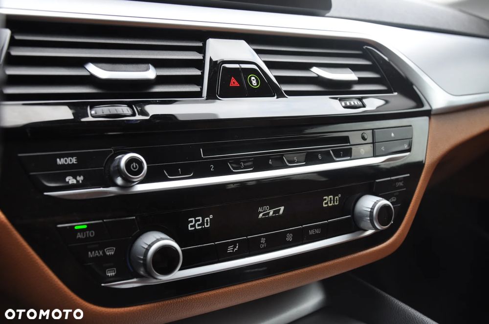 BMW Seria 5 520d xDrive - 20