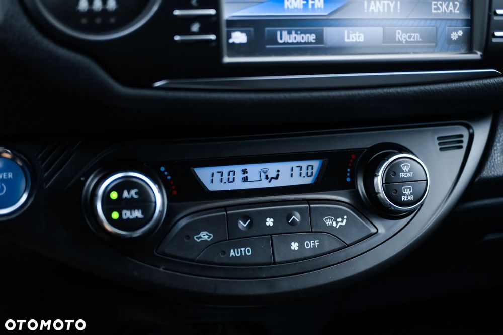 Toyota Yaris Hybrid 100 Premium EU6 - 12