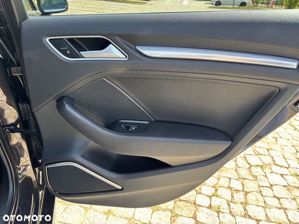 Audi A3 Limousine 1.6 TDI (clean diesel) Ambiente - 16
