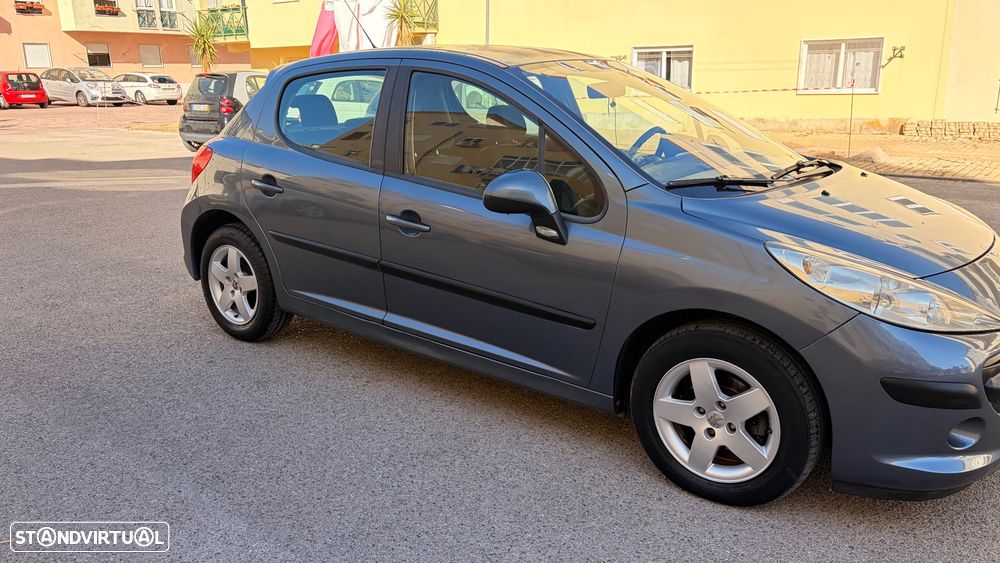 Peugeot 207 - 3
