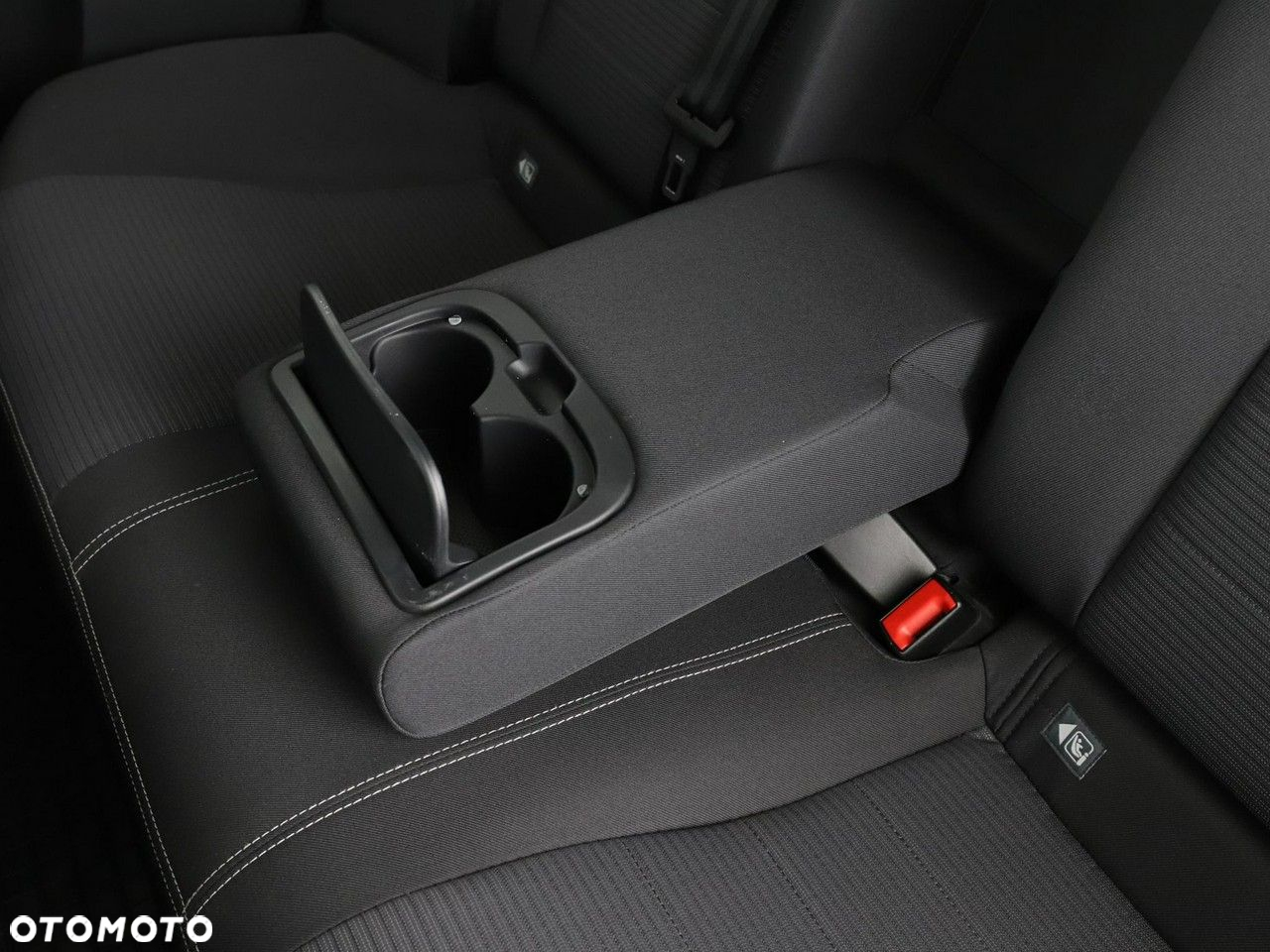 Toyota Avensis 1.8 Business Edition - 40