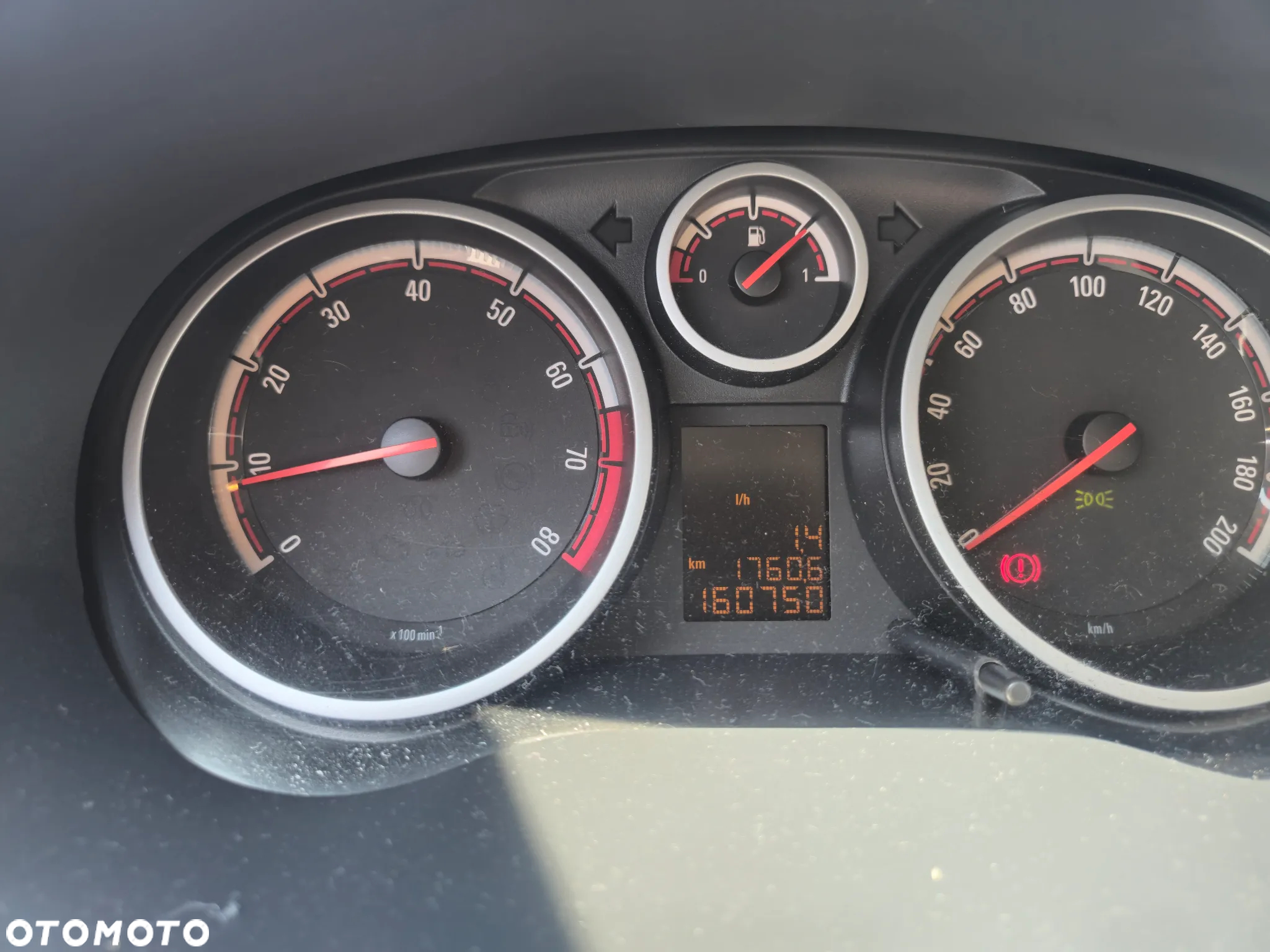 Opel Corsa 1.4 16V Cosmo - 12