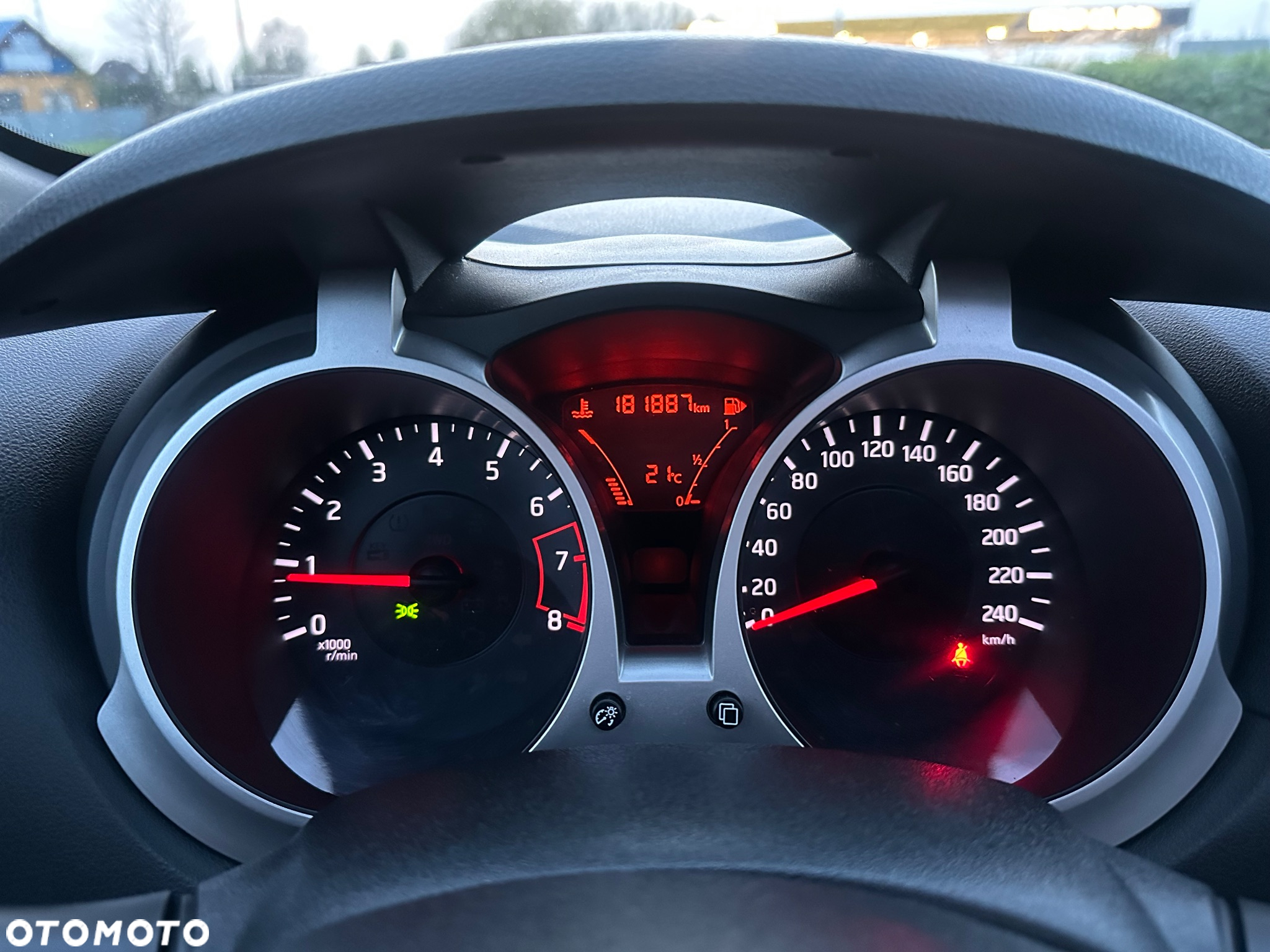 Nissan Juke - 25