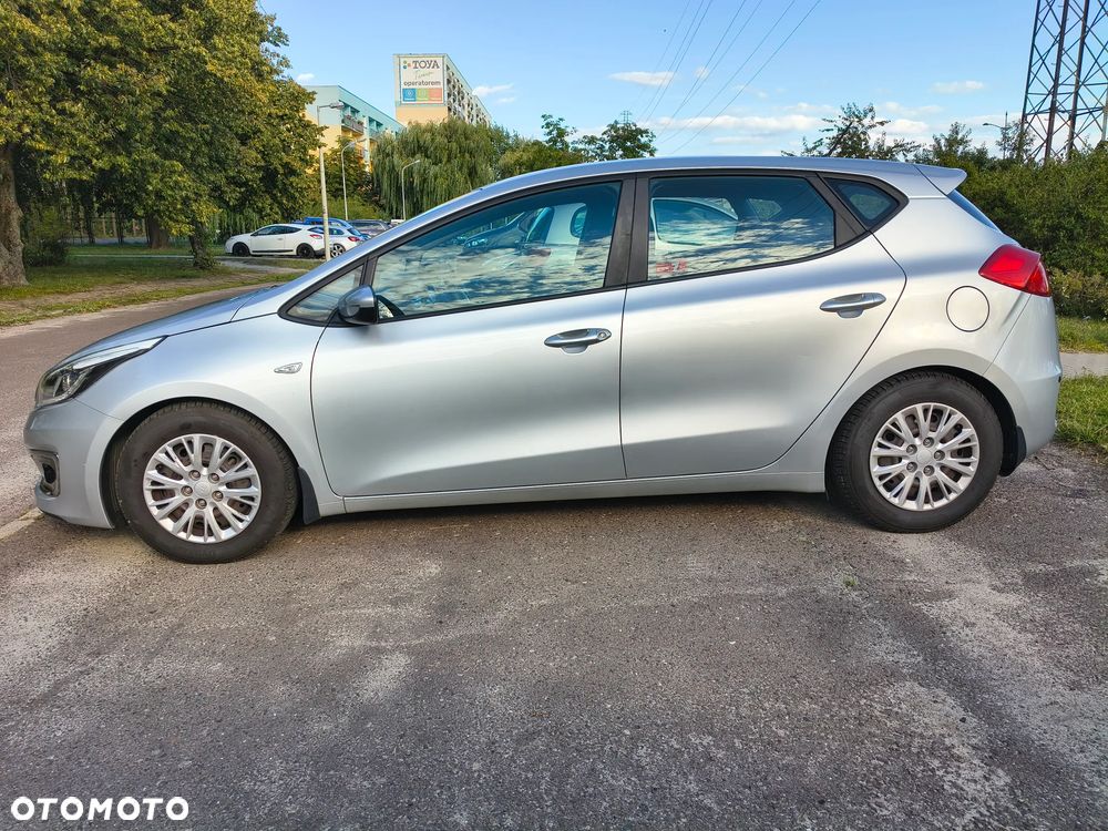 Kia Ceed - 10