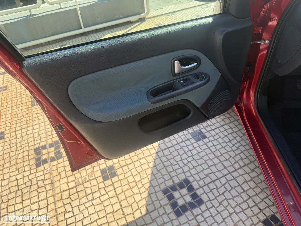 Renault Clio 1.2 16V Billabong - 10