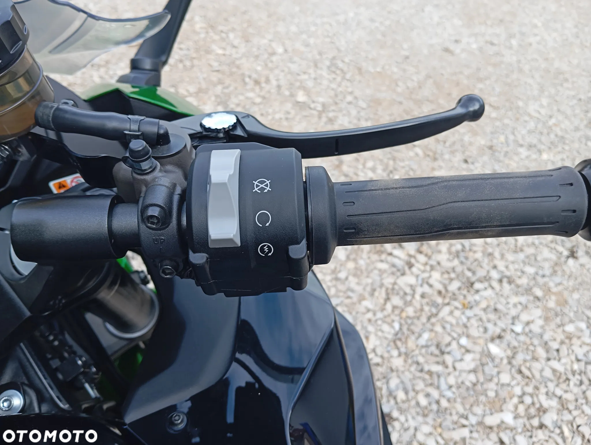 Kawasaki Ninja 1000 SX - 5
