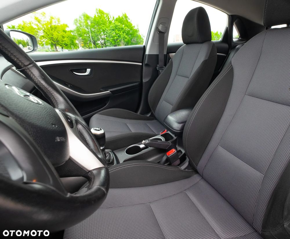 Hyundai i30 blue 1.6 CRDi YES Silver - 11