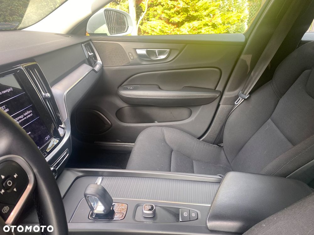 Volvo V60 B3 B Momentum Core - 9