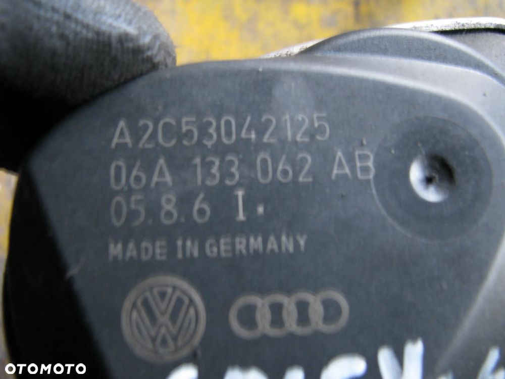 Audi A3 8P VW GOLF V 1.6 Przepustnica 06A133062AB - 3