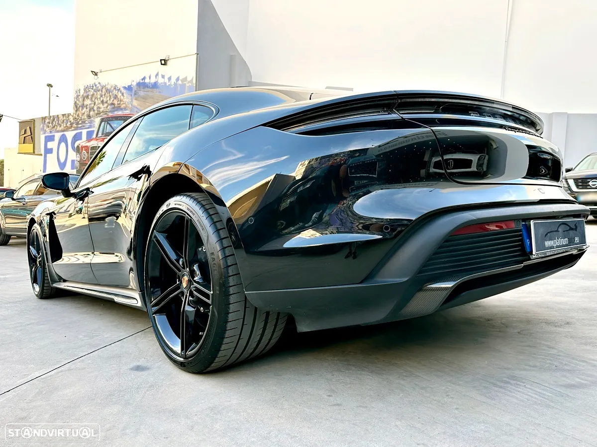 Porsche Taycan Turbo S - 50