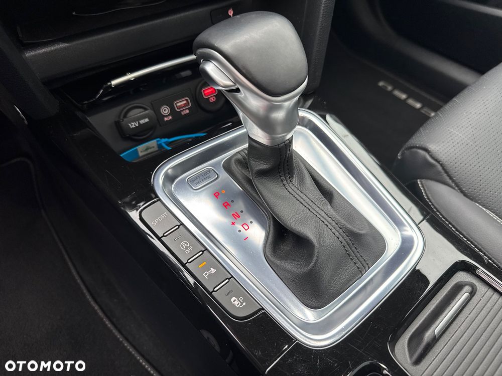 Kia Ceed 1.4 T-GDI DCT OPF Platinum Edition - 27
