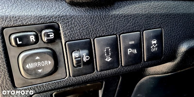 Toyota Auris 2.0 D-4D Comfort - 27
