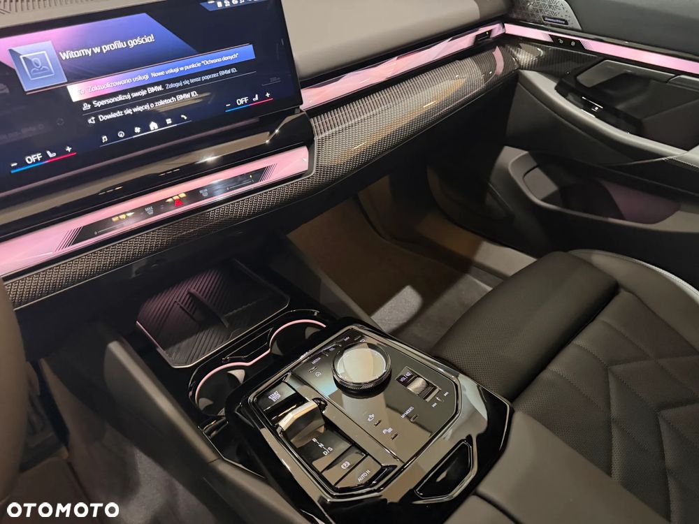 BMW Seria 5 520d xDrive mHEV M Sport - 8