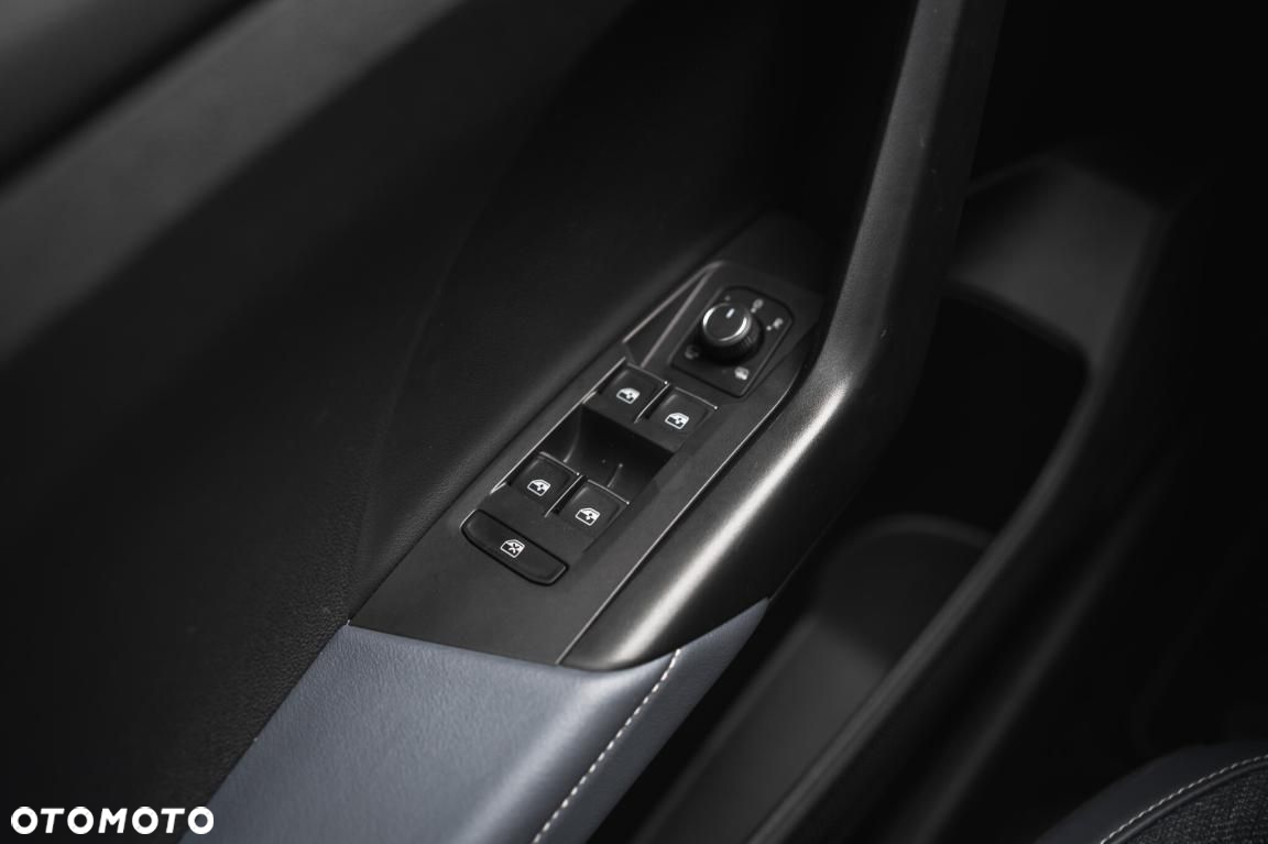 Volkswagen T-Cross - 21